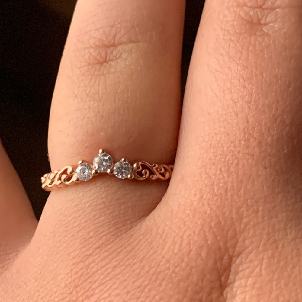 Pandora Rose Tiara ring size 9 (60)